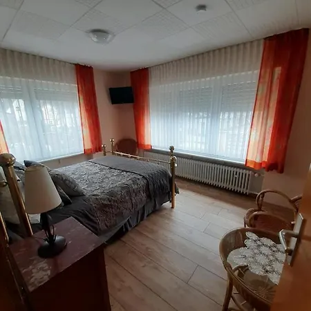 Gastehaus Am Calmont Bed & Breakfast 4*