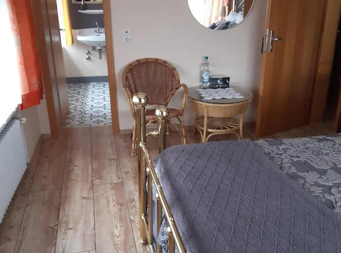 Couette-café Gastehaus Am Calmont